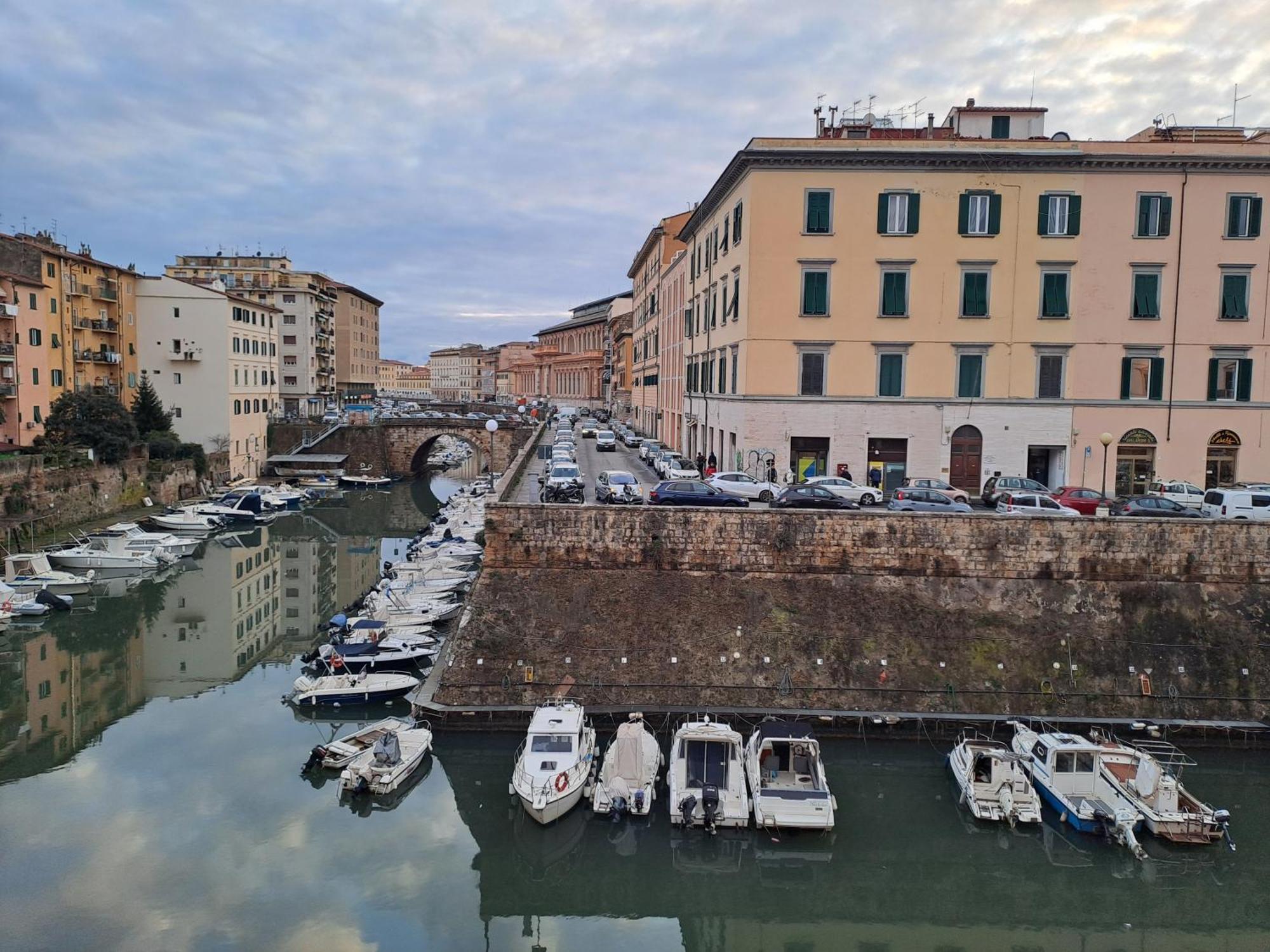 Giappone Inn Flat Livorno Exterior photo
