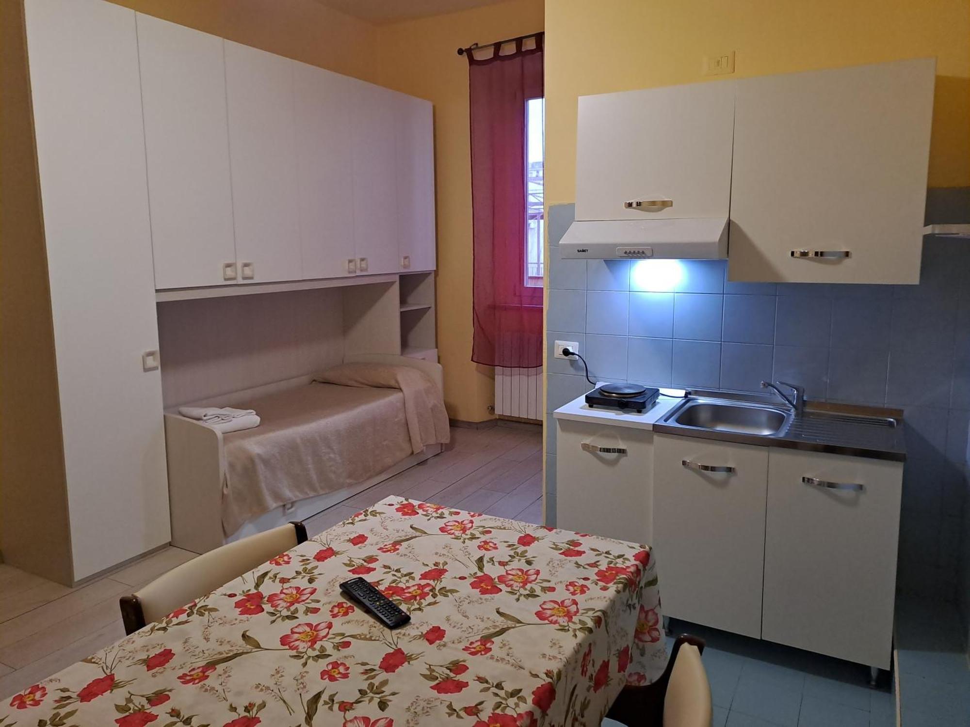 Giappone Inn Flat Livorno Exterior photo